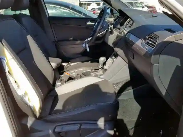 3VV3B7AX0JM153781 2018 VOLKSWAGEN TIGUAN SE-4