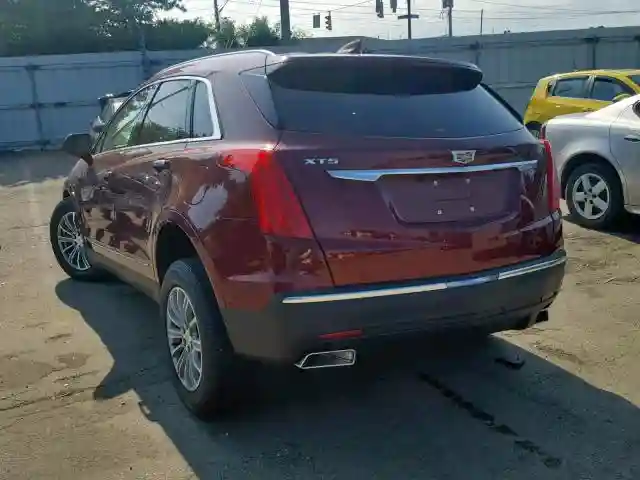 1GYKNBRS5HZ120002 2017 CADILLAC XT5 LUXURY-2