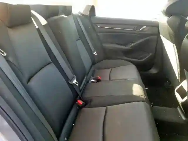 1HGCV1F14KA040827 2019 HONDA ACCORD LX-5
