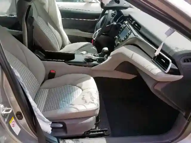 4T1B11HKXJU143271 2018 TOYOTA CAMRY L-4
