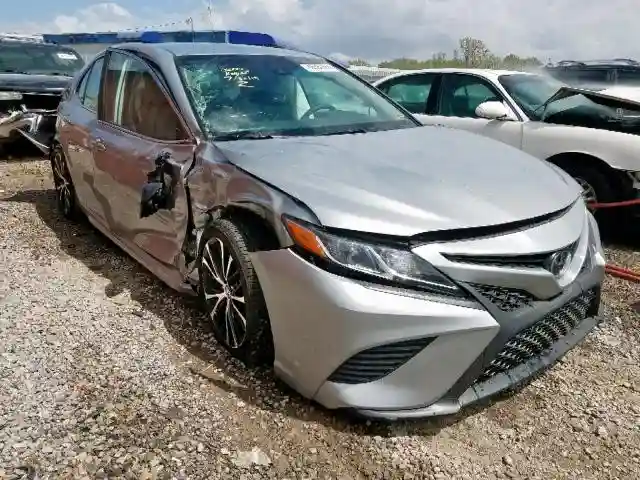 4T1B11HKXJU143271 2018 TOYOTA CAMRY L-0
