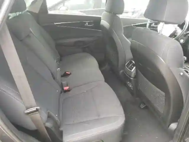 5XYPGDA30JG396873 2018 KIA SORENTO LX-5