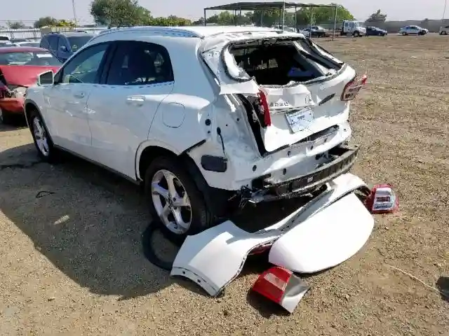 WDCTG4EB2JJ411030 2018 MERCEDES-BENZ GLA 250-2