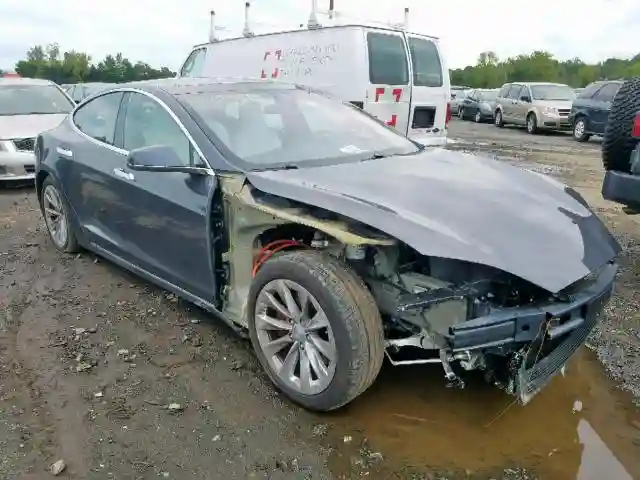 5YJSA1E42JF268624 2018 TESLA MODEL S-0