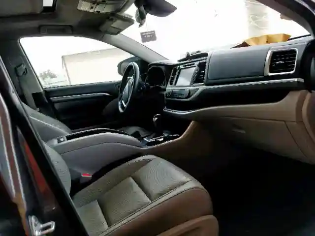 5TDYZRFH3JS252883 2018 TOYOTA HIGHLANDER LIMITED-4