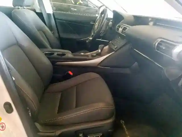 JTHBA1D2XG5023871 2016 LEXUS IS 200T-4