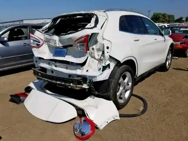 WDCTG4EB2JJ411030 2018 MERCEDES-BENZ GLA 250-3