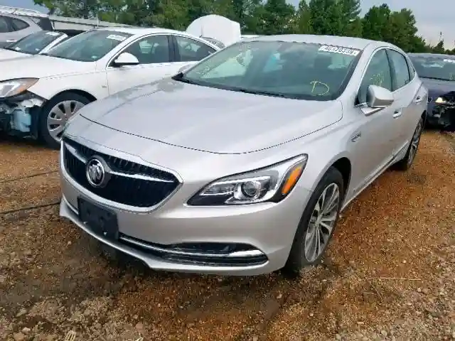 1G4ZP5SS1JU135802 2018 BUICK LACROSSE ESSENCE-1
