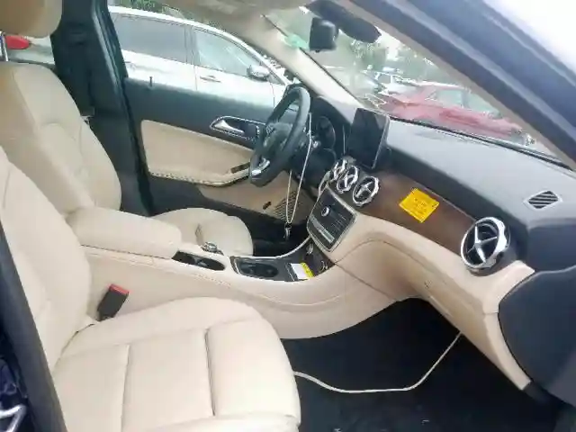 WDCTG4GB6KJ580790 2019 MERCEDES-BENZ GLA 250 4MATIC-4