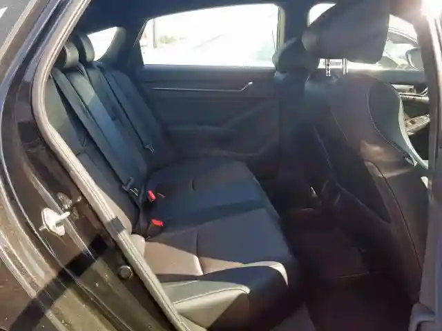 1HGCV1F36JA241807 2018 HONDA ACCORD SPORT-5