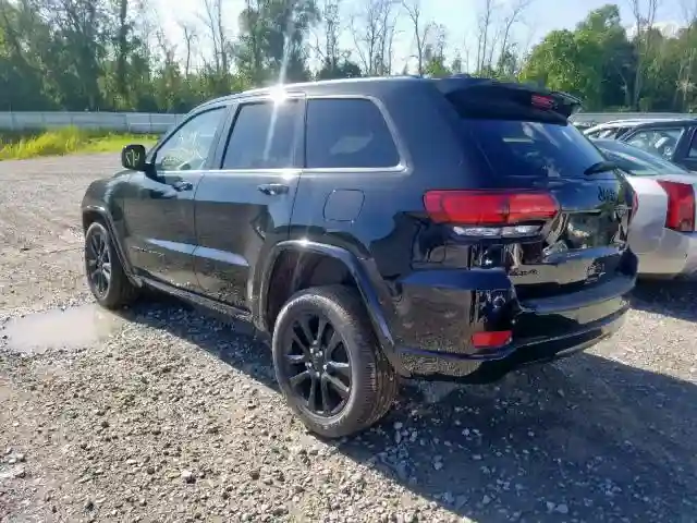 1C4RJFAG2KC692783 2019 JEEP GRAND CHEROKEE LAREDO-2