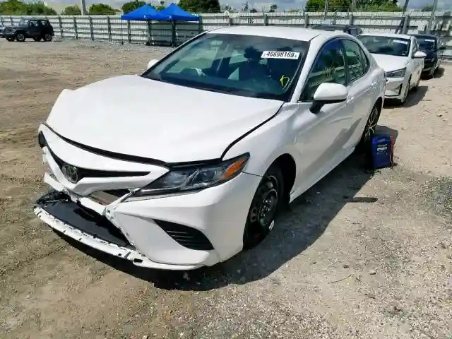 4T1B11HK7JU557401 2018 TOYOTA CAMRY L-1
