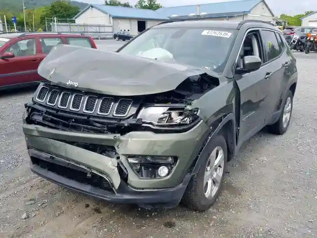 3C4NJDBB1JT482894 2018 JEEP COMPASS LATITUDE-1