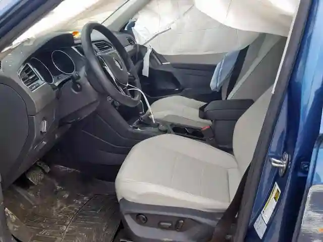 3VV2B7AX4JM189825 2018 VOLKSWAGEN TIGUAN SE-4