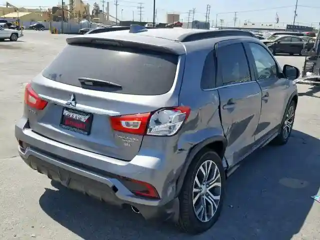 JA4AP4AW2JU010544 2018 MITSUBISHI OUTLANDER SPORT SEL-3
