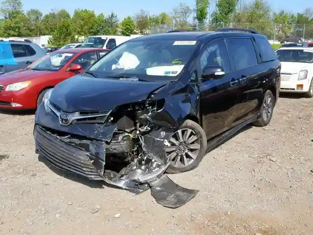 5TDDZ3DCXJS202470 2018 TOYOTA SIENNA XLE-1