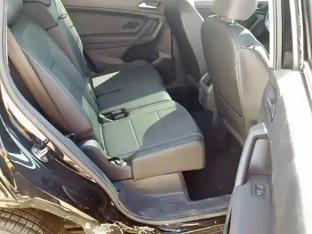 3VV3B7AX3JM214721 2018 VOLKSWAGEN TIGUAN SE-5