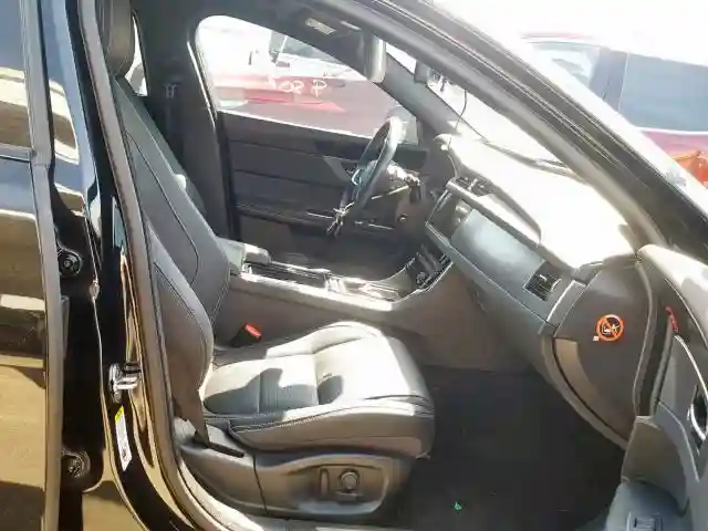 SAJBFABV5GCY16073 2016 JAGUAR XF R - SPO-4