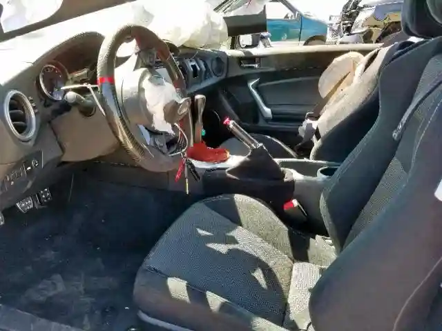 JF1ZNAA15H9700664 2017 TOYOTA 86 BASE-4
