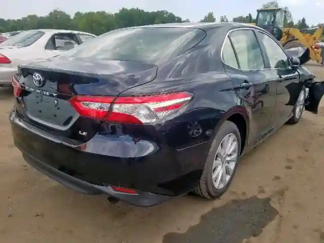 JTNB11HK2J3039170 2018 TOYOTA CAMRY L-3
