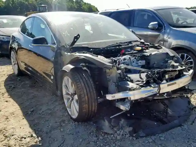 5YJ3E1EBXJF078691 2018 TESLA MODEL 3-0