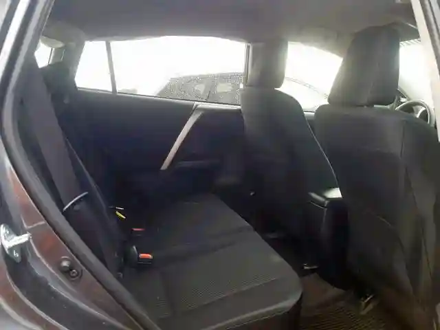 JTMBFREV4JJ729419 2018 TOYOTA RAV4 LE-5