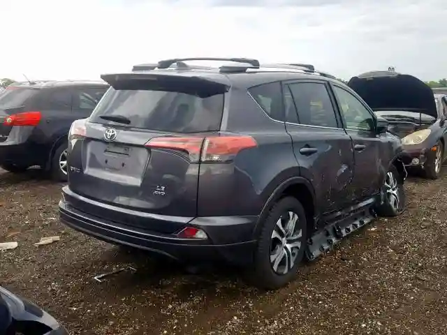 JTMBFREV4JJ729419 2018 TOYOTA RAV4 LE-3