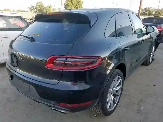 WP1AA2A51JLB19651 2018 PORSCHE MACAN-3