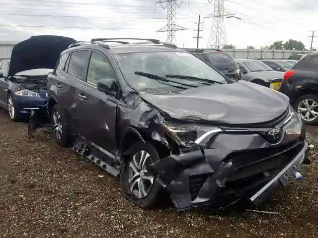 JTMBFREV4JJ729419 2018 TOYOTA RAV4 LE-0