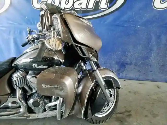 56KTRAAA1J3362607 2018 INDIAN MOTORCYCLE CO. ROADMASTER-4