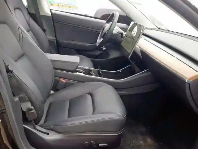 5YJ3E1EA8KF362068 2019 TESLA MODEL 3-4