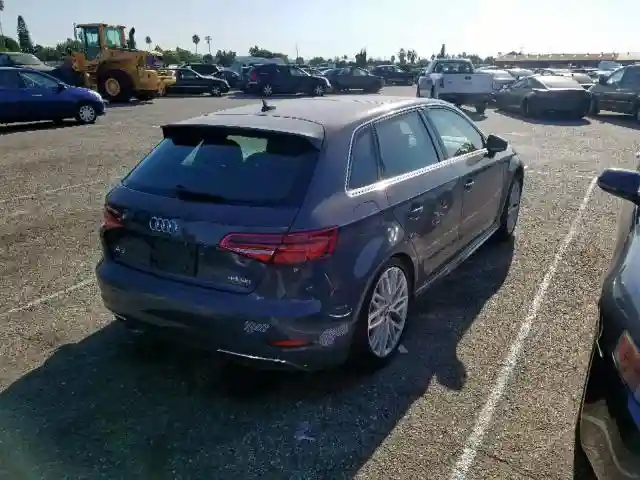 WAUTPBFF7JA055067 2018 AUDI A3 E-TRON PREMIUM PLUS-3