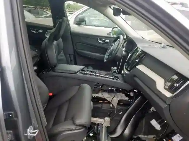YV4A22RL2J1046963 2018 VOLVO XC60 T6-4