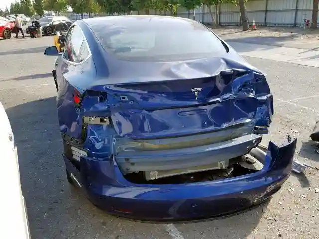 5YJ3E1EA5JF164241 2018 TESLA MODEL 3-2