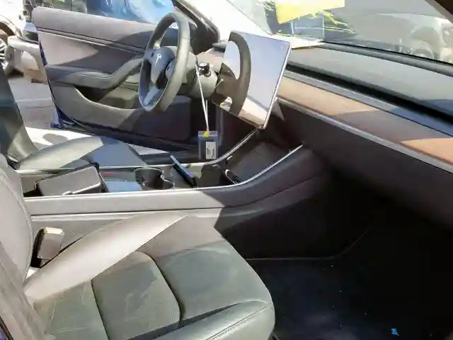 5YJ3E1EA5JF164241 2018 TESLA MODEL 3-4