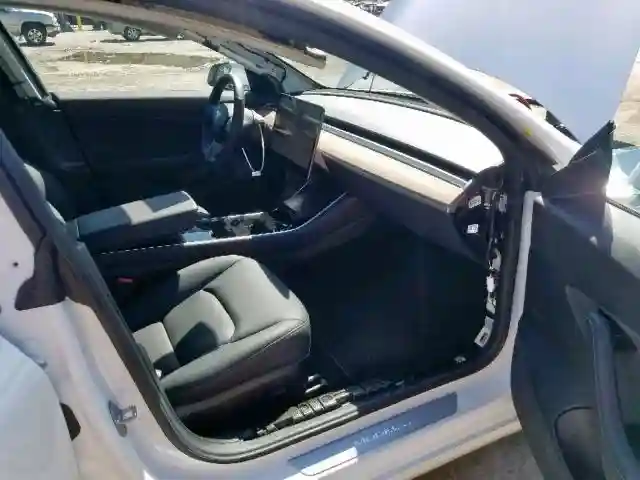 5YJ3E1EB9KF434131 2019 TESLA MODEL 3-4