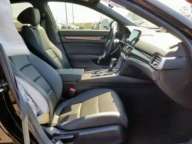 1HGCV1F35JA099031 2018 HONDA ACCORD SPORT-4