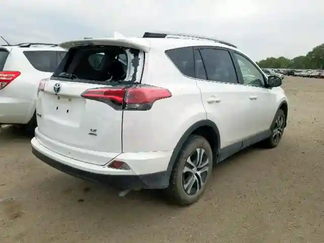 JTMBFREV7JJ720620 2018 TOYOTA RAV4 LE-3