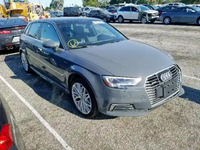 WAUTPBFF7JA055067 2018 AUDI A3 E-TRON PREMIUM PLUS-0