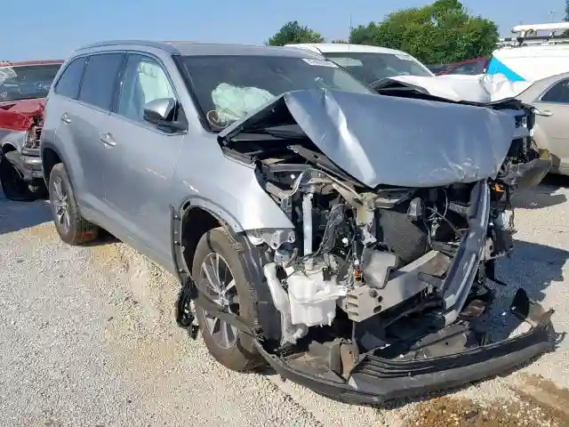 5TDKZRFH0HS210820 2017 TOYOTA HIGHLANDER SE-0