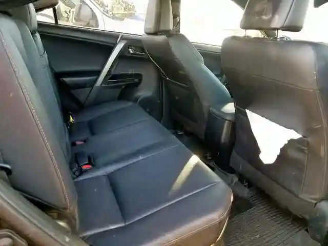 JTMJJREV6JD198801 2018 TOYOTA RAV4 HV SE-5