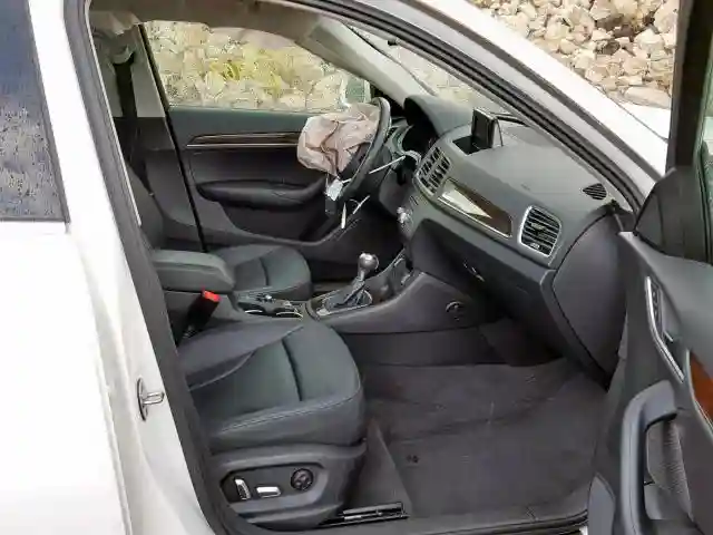 WA1JCCFS1HR000466 2017 AUDI Q3 PREMIUM PLUS-4
