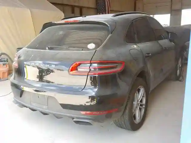 WP1AA2A52JLB02924 2018 PORSCHE MACAN-3