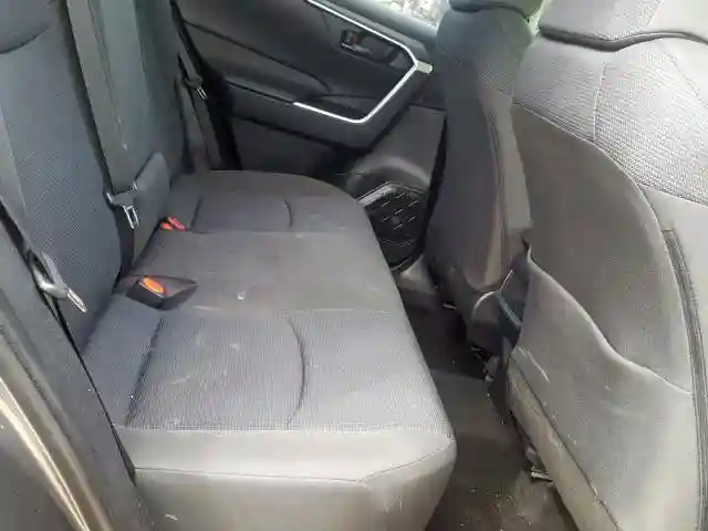 JTMF1RFV0KD016662 2019 TOYOTA RAV4 LE-5