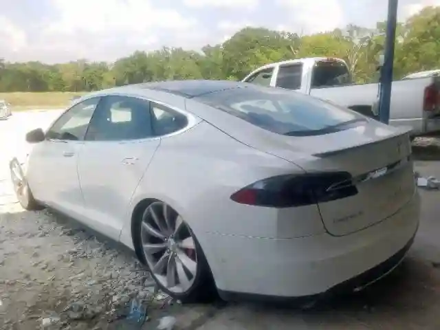 5YJSA1H21FFP79940 2015 TESLA MODEL S 85D-2