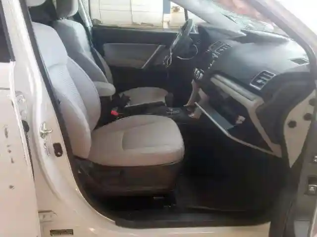JF2SJAGC3HH492355 2017 SUBARU FORESTER 2.5I PREMIUM-4