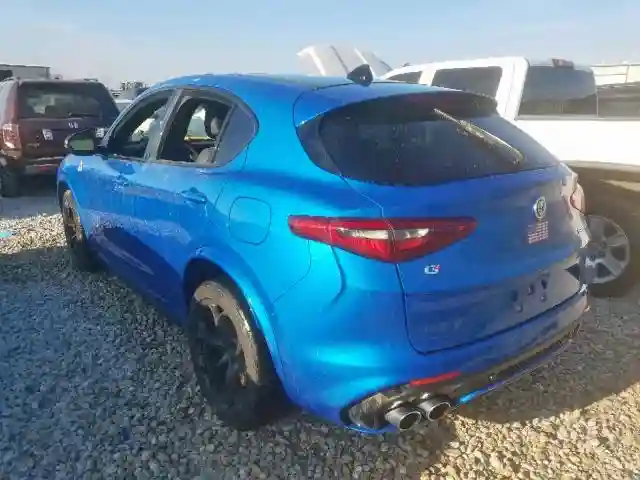 ZASFAKEV0J7C15465 2018 ALFA ROMEO STELVIO QUADRIFOGLIO-2