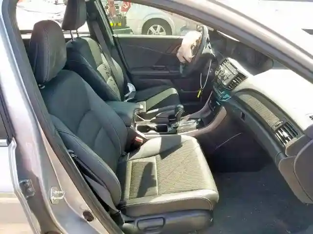 1HGCR2F5XHA239807 2017 HONDA ACCORD SPORT-4