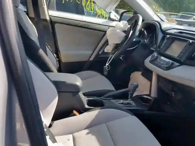 JTMRJREV0HD073077 2017 TOYOTA RAV4 HV LE-4