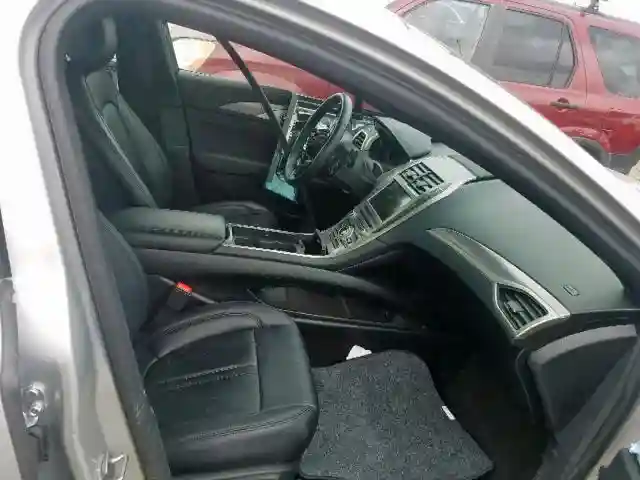 3LN6L5B93JR626147 2018 LINCOLN MKZ PREMIERE-4